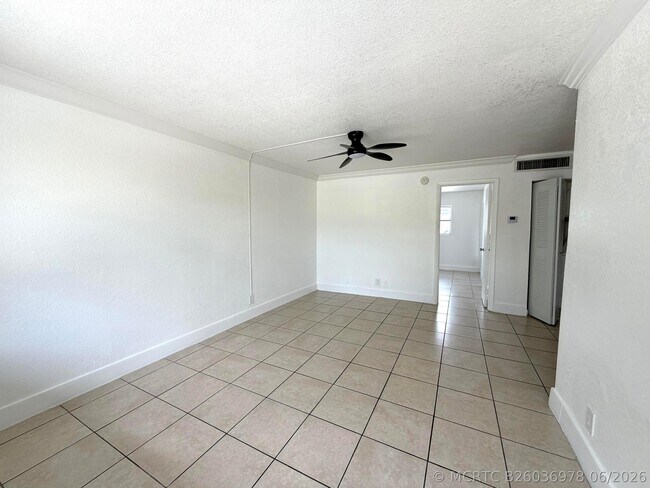 2127 Davie Blvd Unidad 115