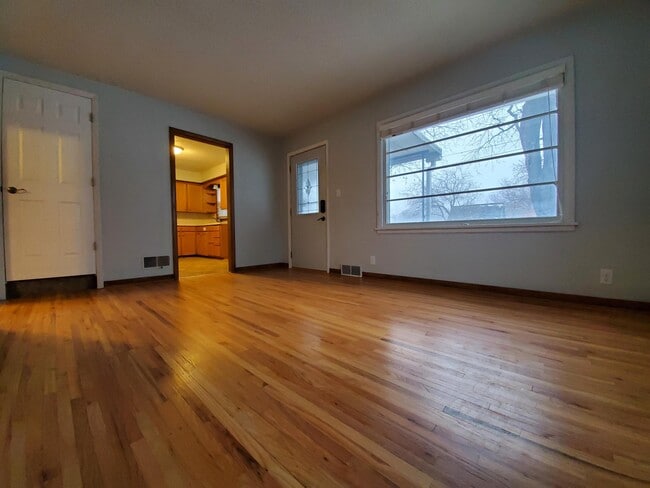 Photo - 1829 1st St SW