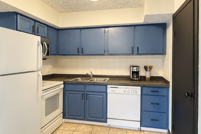 Photo - 1600 Worthington Row Dr