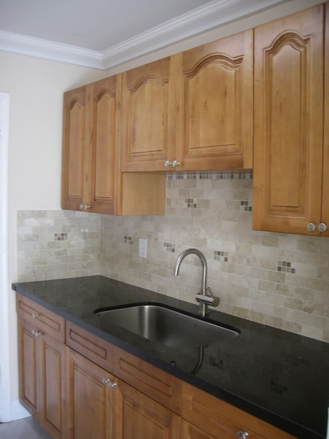 Building Photo - 685 Miller Dr Unit 103E Rental