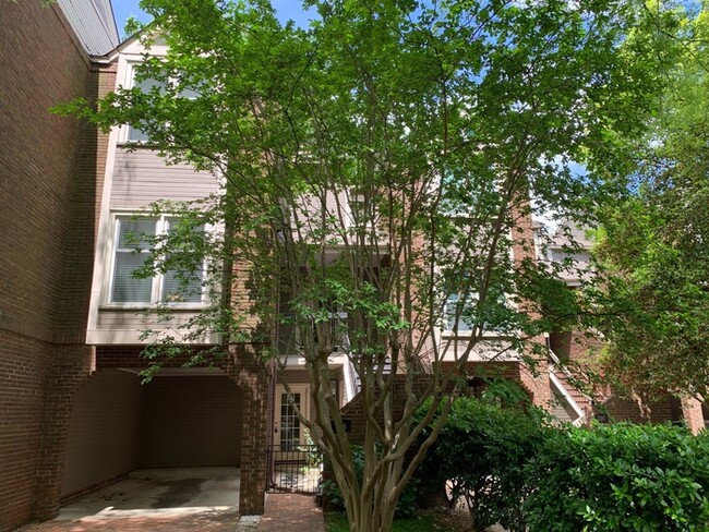 Beautiful townhome in Uptown Charlotte - Beautiful townhome in Uptown Charlotte