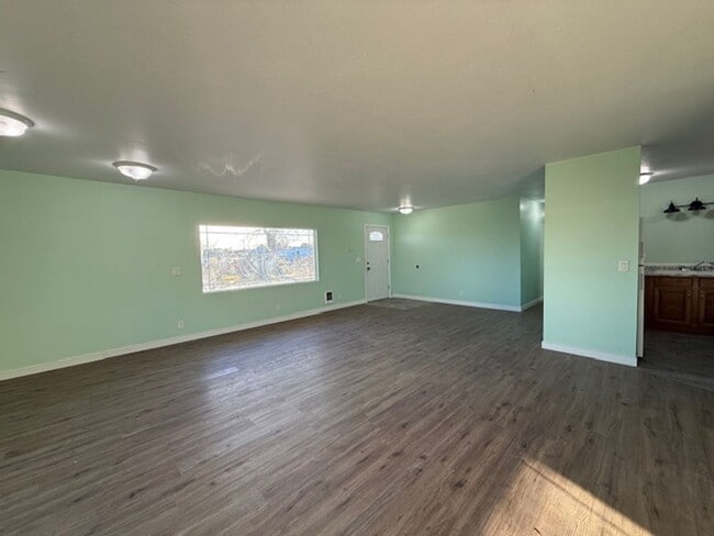 Building Photo - 3 Bedroom home in Moses Lake