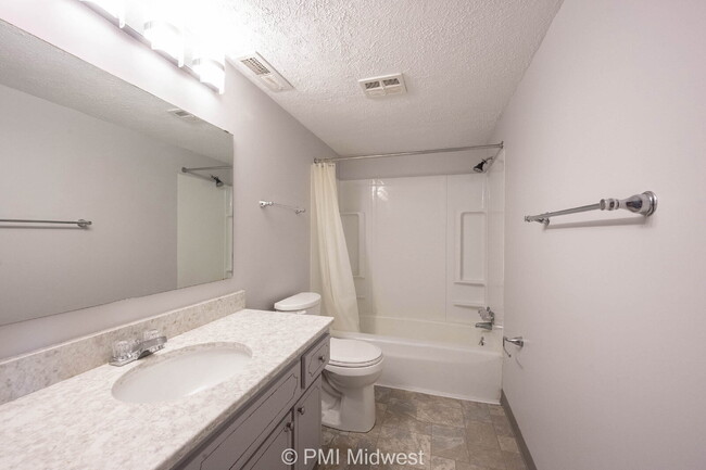 Photo - 324 Progress Rd Unidad A5