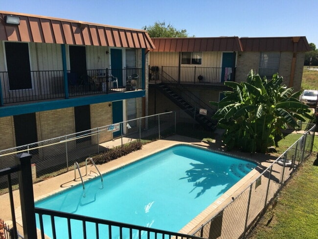 Building Photo - Move in Special - Close to Lackland AFB Rental