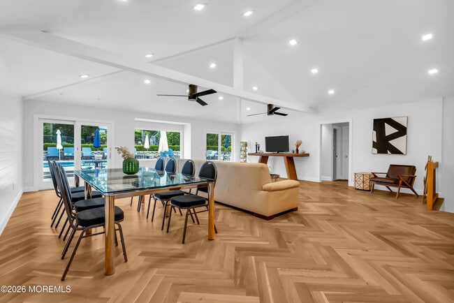 Photo - 455 W Lincoln Ave