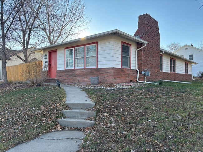 Photo - 3 BED | 1.5 BATH | SPACIOUS HOME | CENTRAL