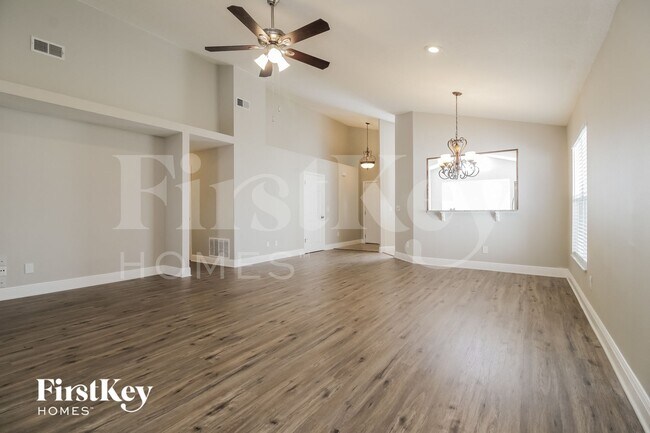 Photo - 522 Whittingham Pl