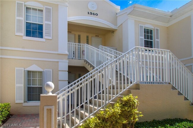 1360 Sweetwater Cove Unit 202