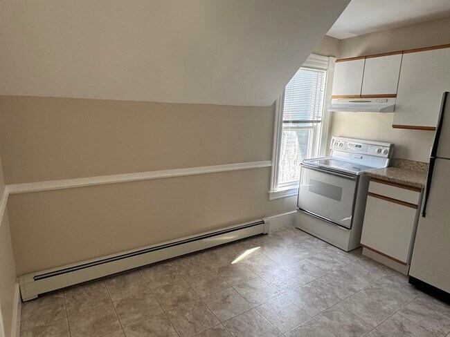 Photo - 704 Belmont St