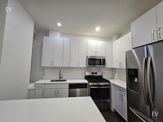 Photo - 200 W 58th St Unit 4C