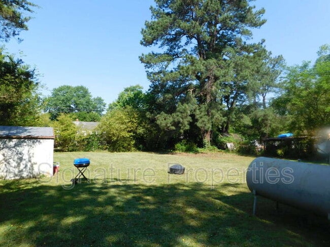 Photo - 718 Yorkshire Dr