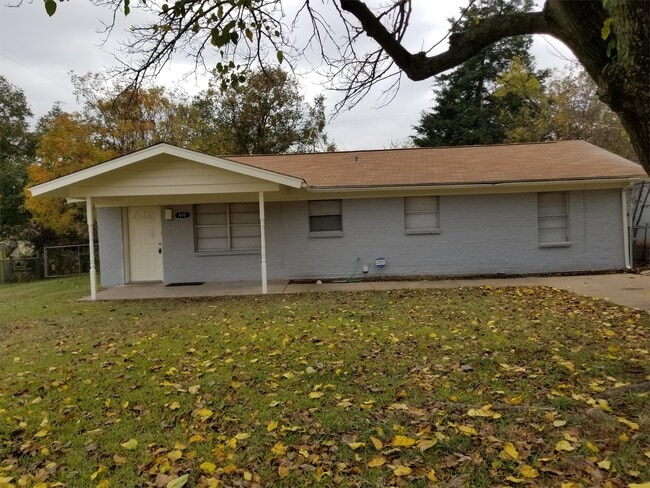 Building Photo - 610 E Water St