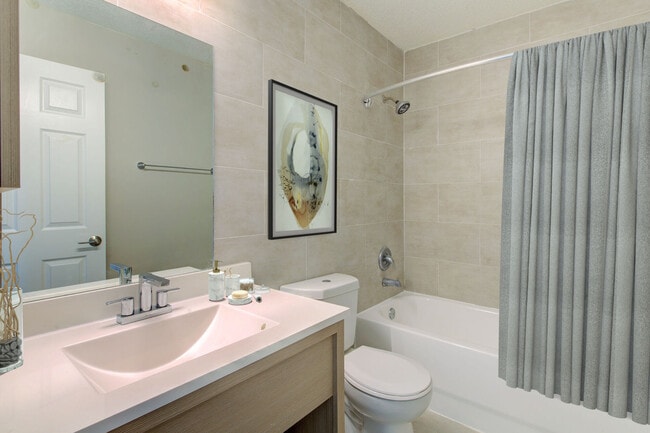 2BD, 2BA - 1,232SF - Primary Bathroom