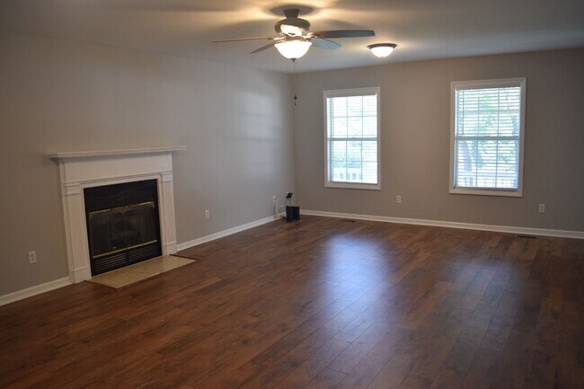 Photo - Spacious and Cozy 3-Bedroom Home in a Grea...