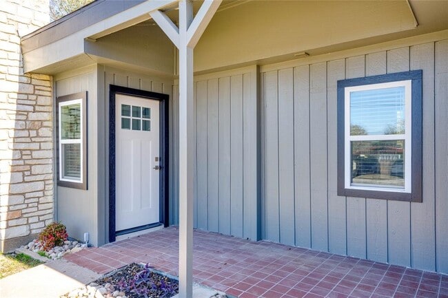 Photo - 809 N West St