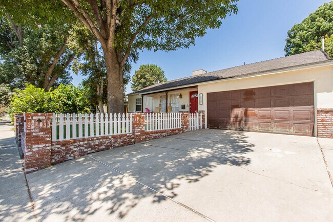Photo - 16907 Marlin Pl