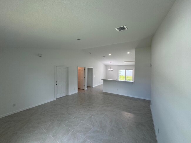 Photo - 532 SW Buswell Ave