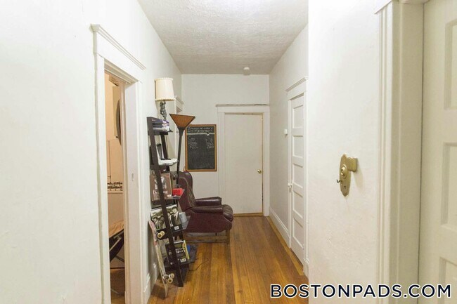 Photo - 1377 Commonwealth Ave Unidad 8