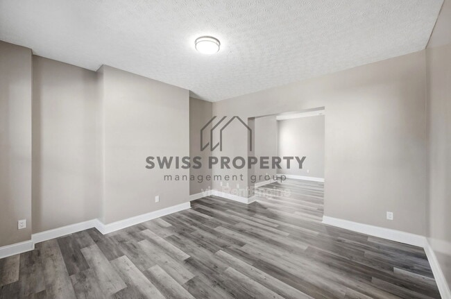Photo - 391 St Clair Ave