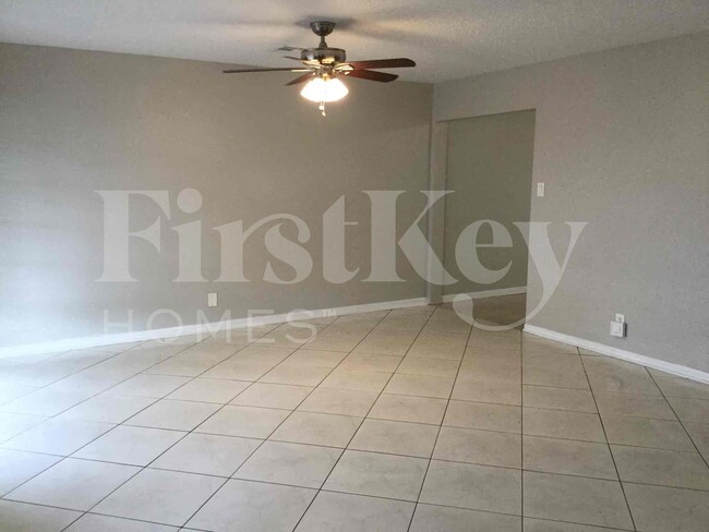 Photo - 3549 SW 16th St