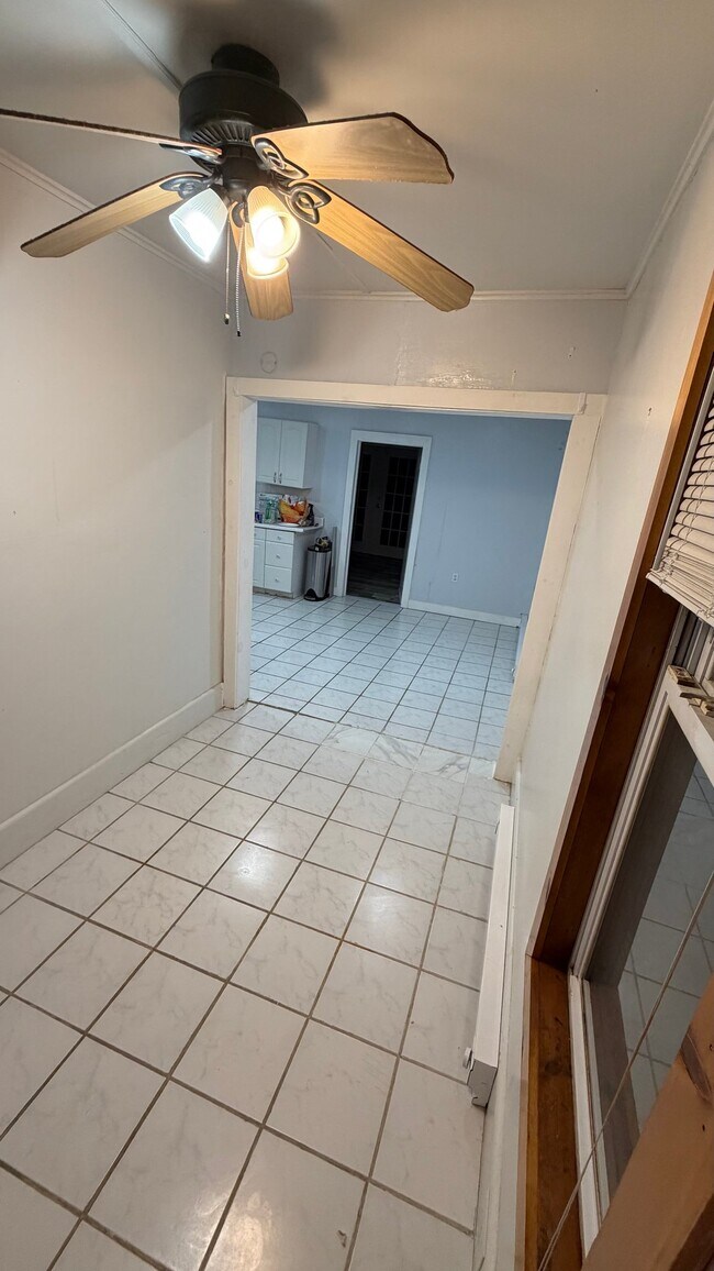 47 Lens St Unit 1