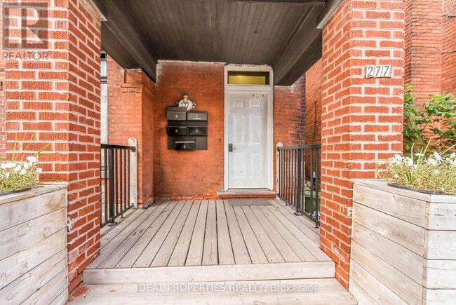 Photo - 277 Bronson Ave