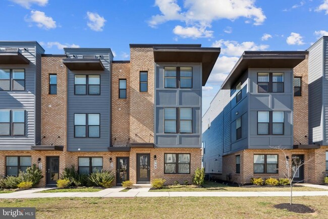 Photo - 558 Banquet Ln Townhome