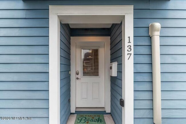 Photo - 137 6th Ave S