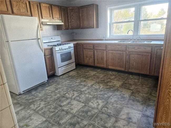 Photo - 190 Clover Pl