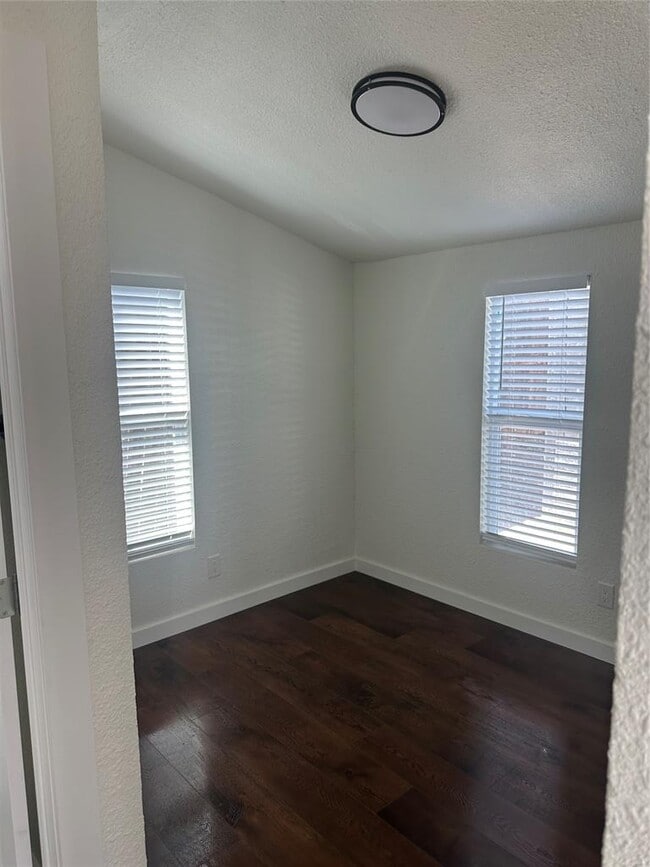 Photo - 3019 E 12th St