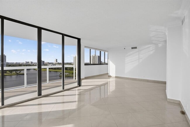 Photo - 20185 E Country Club Dr Unit 1405