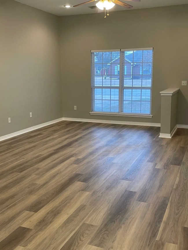 Photo - 1975 Montclair Ave