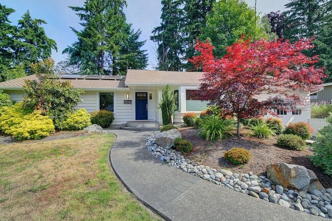 Photo - 5bd/2.75ba Mercer Island Home