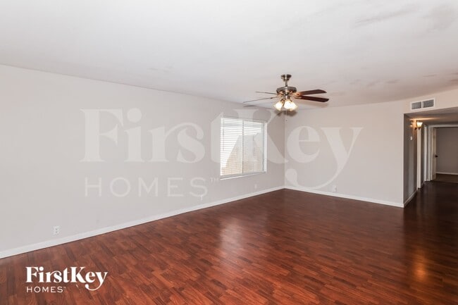Photo - 3631 W Caron St