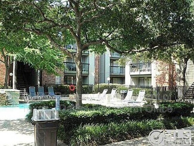 Building Photo - 18333 Roehampton Dr Unit #426 Rental