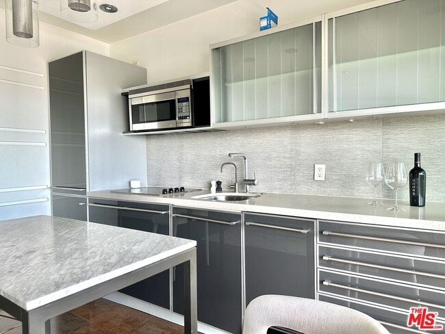 Photo - 999 N Doheny Dr Unidad 1207