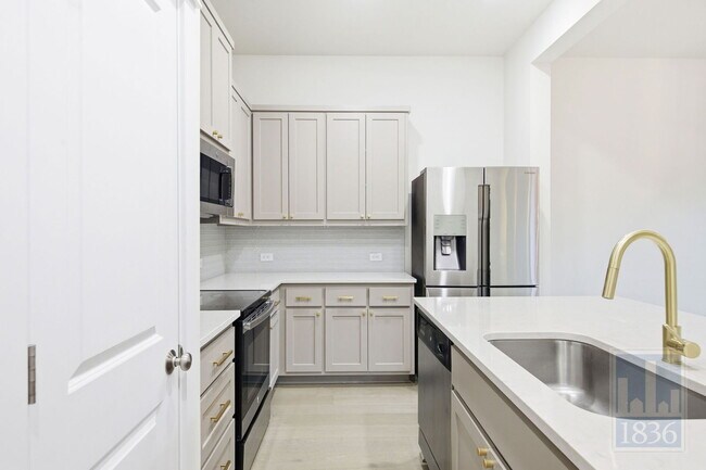 Photo - 13501 Metric Blvd Unit 2