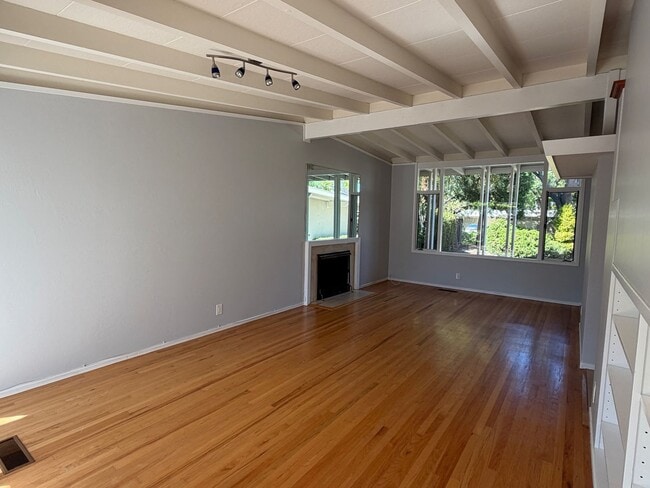 Photo - 3630 Lupine Ave