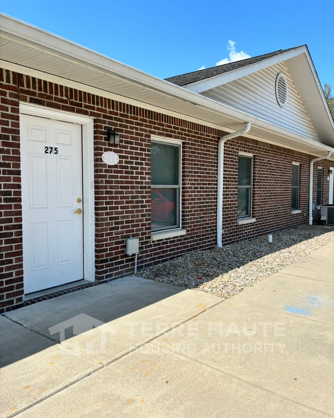 Building Photo - 275 N 18th St