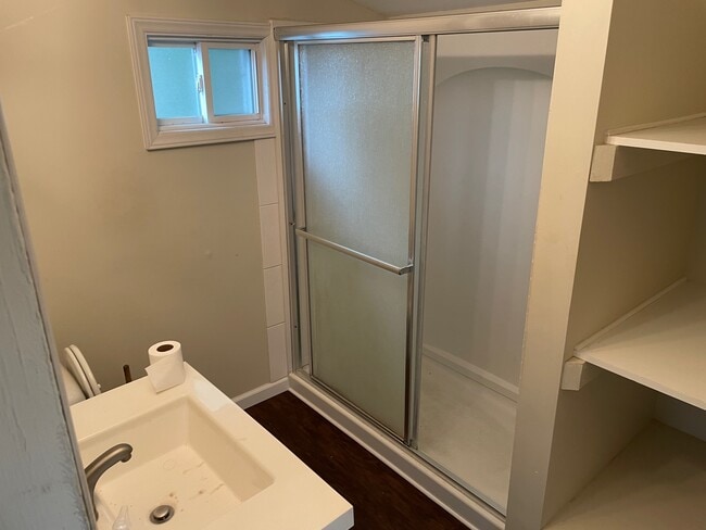 Bathroom - 23 Franklin Ave