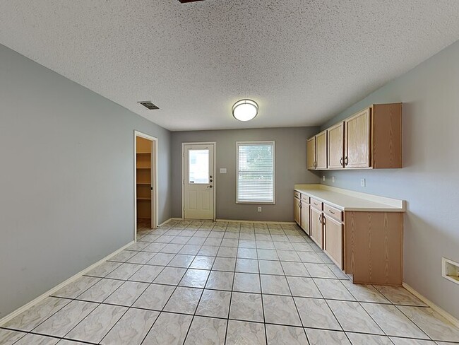 Photo - 2008 Shawnee Trail