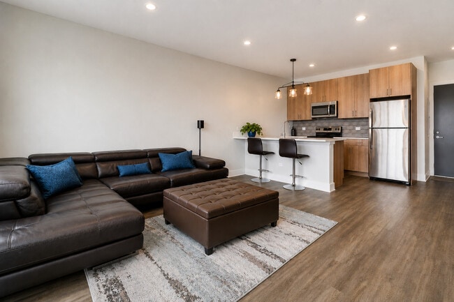 Photo - 2111 S Halsted St