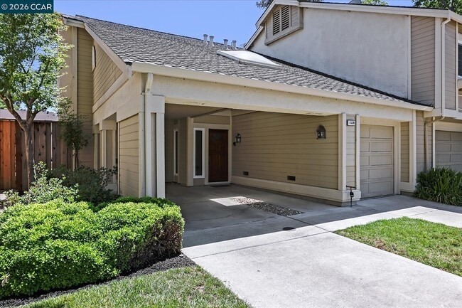 Building Photo - 1539 Trimingham Dr