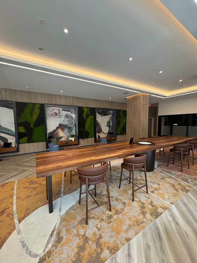 Building Photo - 70 NW 28th St Unit B1