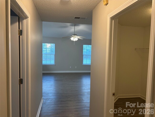 Photo - 4924 Aldersbrook Dr