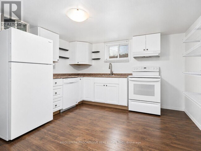Photo - 621 Wychwood St