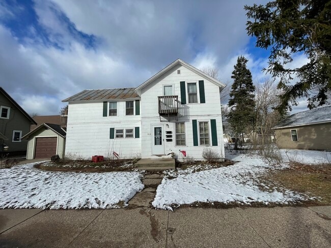 Photo - 2416 Algoma St Apartments Unit 3