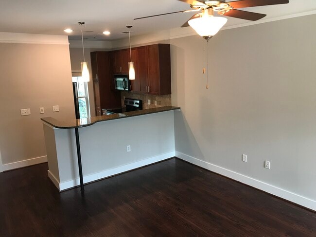 Photo - 220 Semel Cir NW