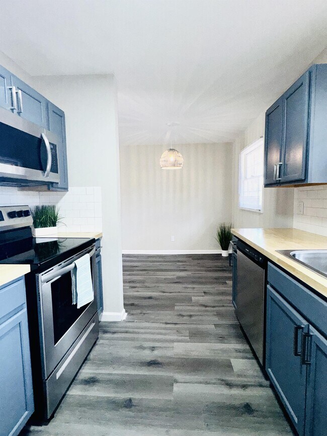 Photo - 824 Stoneykirk Dr