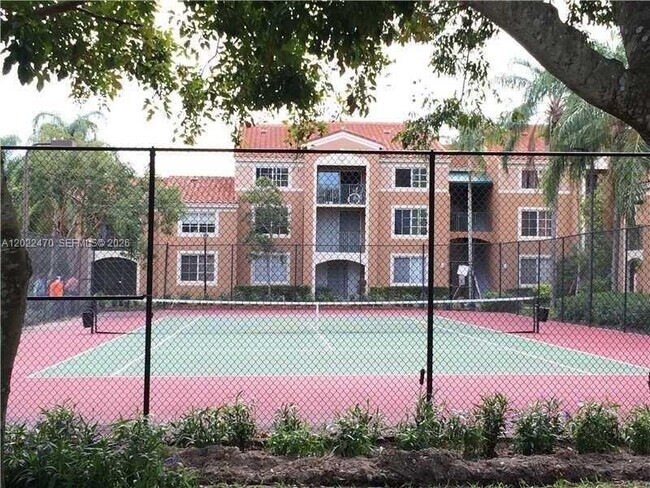 Photo - 4840 N State Rd 7 Unidad 6101